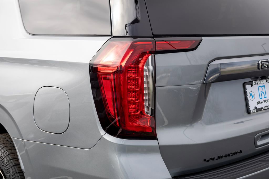 Used 2024 GMC Yukon AT4 w/ AT4 Premium Package image 11