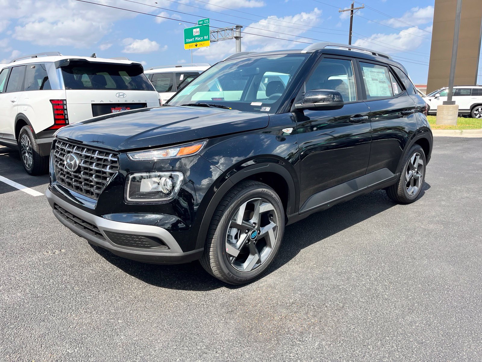 New 2026 Hyundai Venue SEL FWD image 3