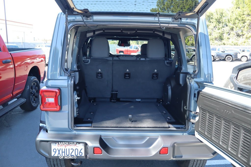 Certified 2026 Jeep Wrangler Unlimited Sahara AWD/4WD image 37