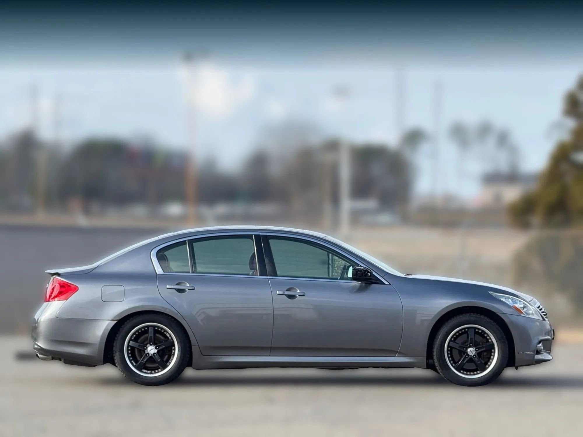 Used 2010 INFINITI G37 Anniversary Edition image 7