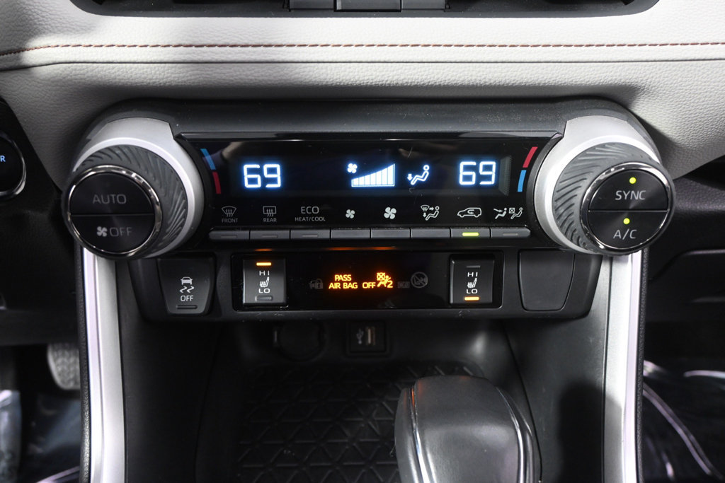 Used 2023 Toyota RAV4 XLE Premium AWD/4WD image 31