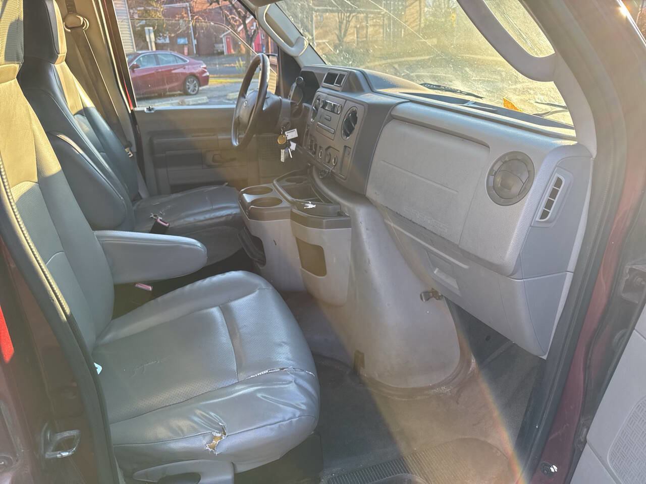 Used 2010 Ford E-250 and Econoline 250 image 5