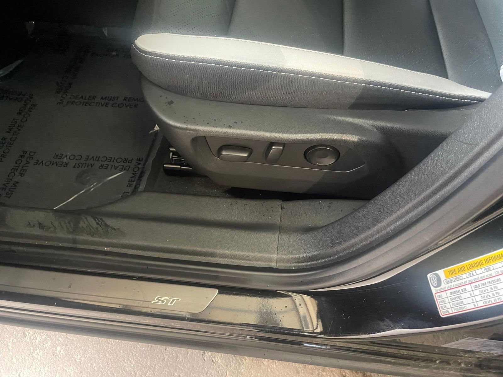 Used 2024 Buick Envision Sport Touring image 23