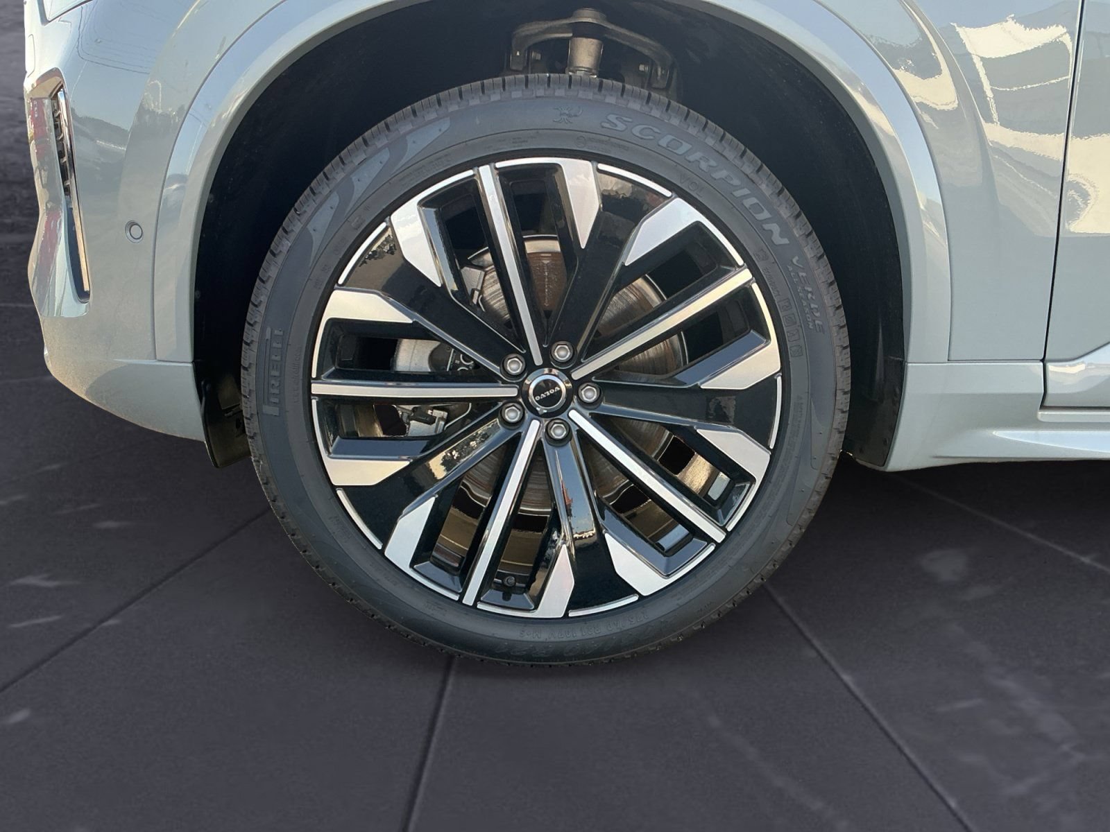 New 2026 Volvo XC90 B6 Ultra w/ Protection Package AWD/4WD image 14