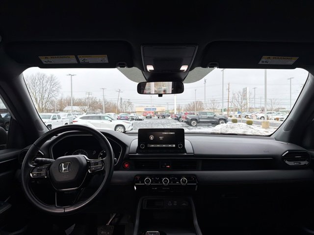 Used 2023 Honda Pilot Sport image 13