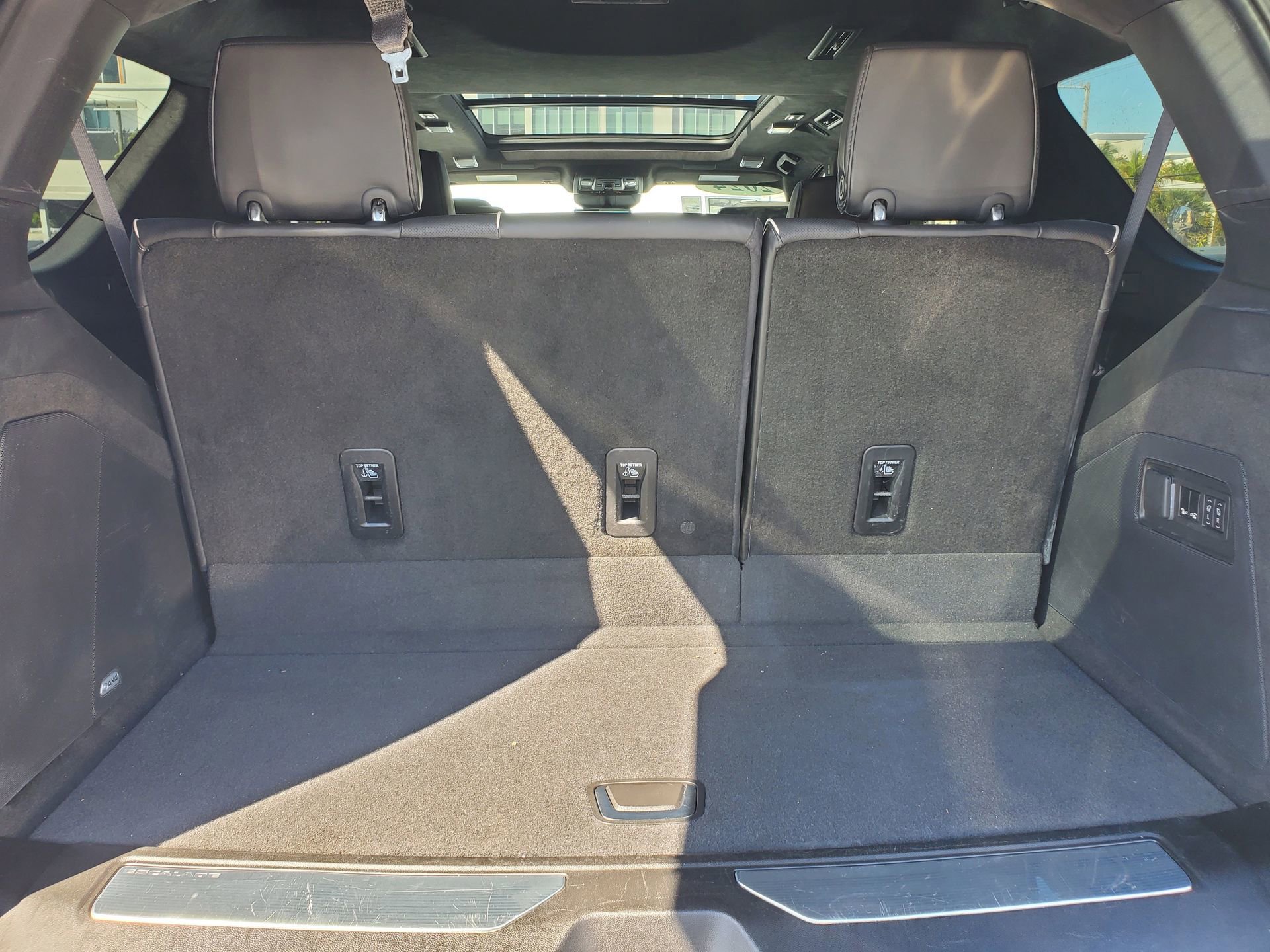 Used 2024 Cadillac Escalade Premium Luxury Platinum image 7