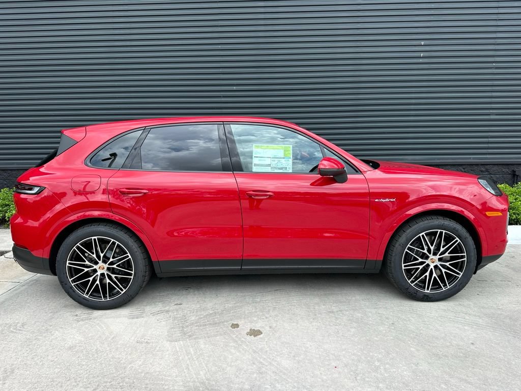 Certified 2025 Porsche Cayenne E-Hybrid AWD/4WD image 8