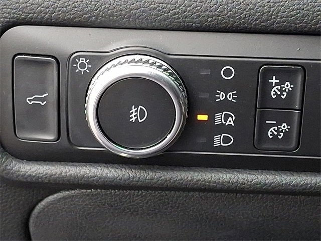 Used 2020 Ford Explorer Limited image 22