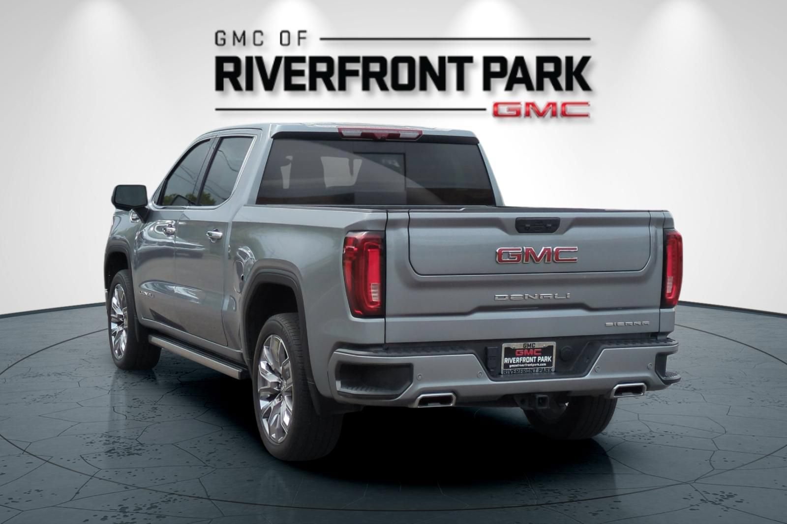 Used 2024 GMC Sierra 1500 Denali w/ Denali Reserve Package AWD/4WD image 6