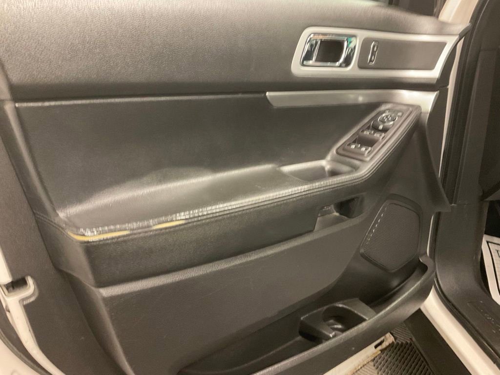 Used 2013 Ford Explorer XLT AWD/4WD image 8