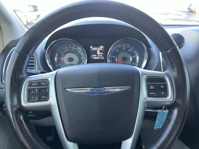 Used 2011 Chrysler Town & Country Touring w/ Driver Convenience Group image 19