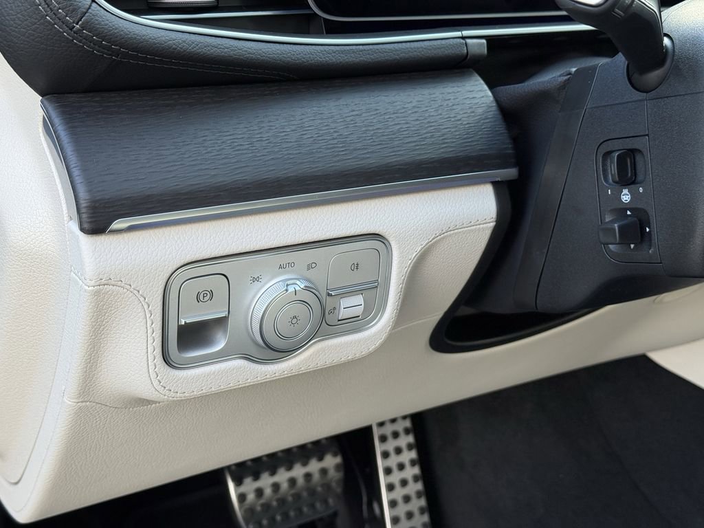 New 2026 Mercedes-Benz GLE 53 AMG 4MATIC Coupe image 16