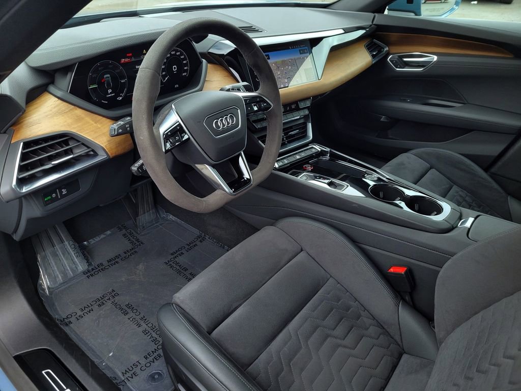Used 2024 Audi e-tron GT Premium Plus image 11