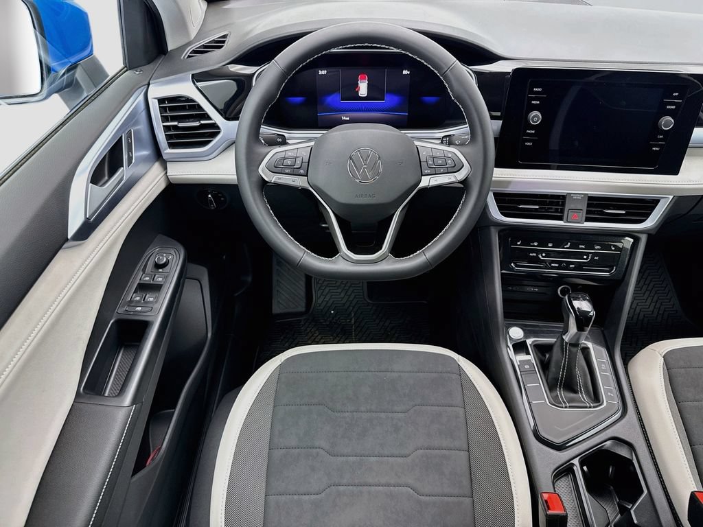 New 2026 Volkswagen Taos SE FWD image 10