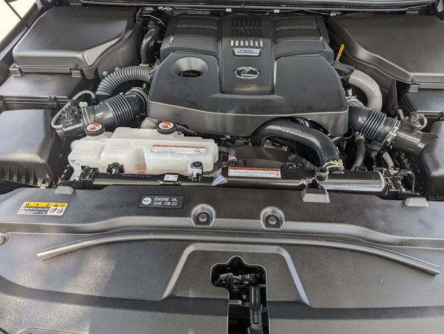 Used 2024 Lexus GX 550 w/ Accessory Package (2T) image 39