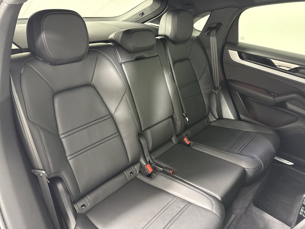 Certified 2025 Porsche Cayenne S AWD/4WD image 23