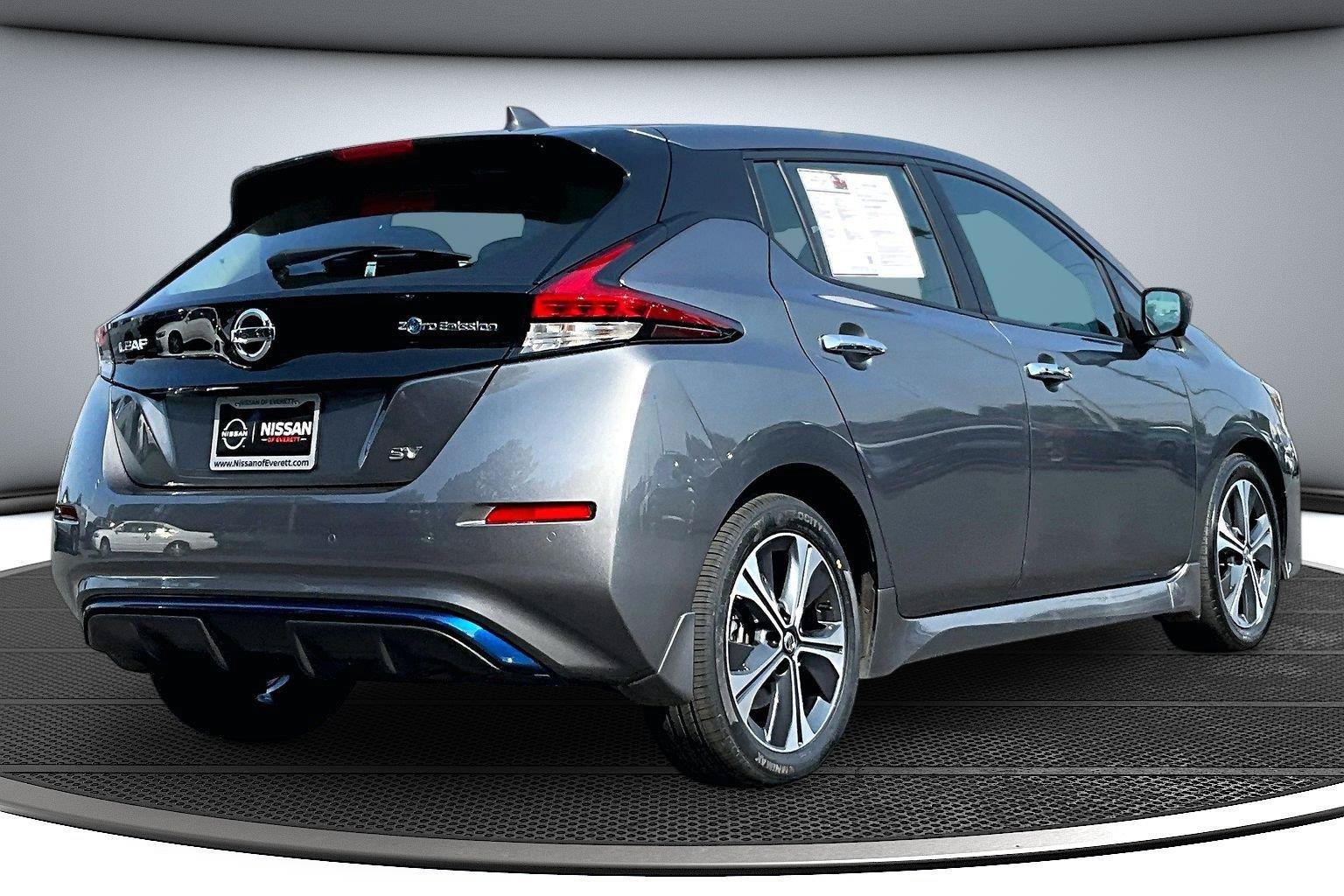 Used 2021 Nissan Leaf SV w/ SV Technology Package FWD image 7