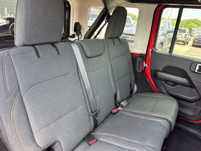 Used 2025 Jeep Wrangler Unlimited Sahara AWD/4WD image 13