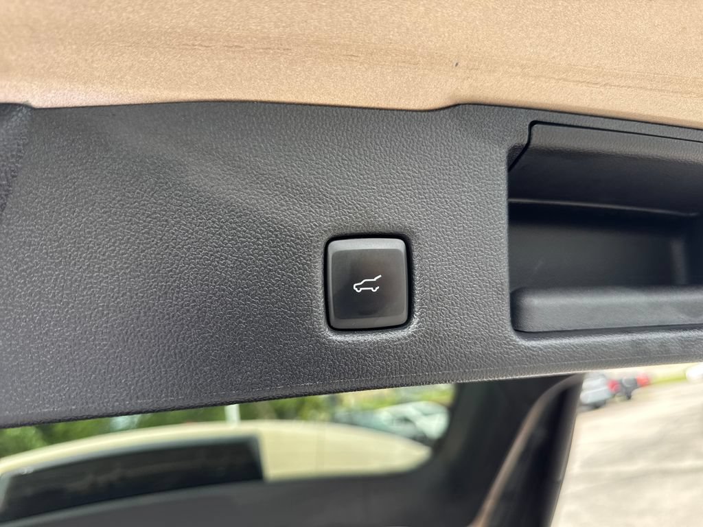 Used 2021 Ford Escape Titanium FWD image 13