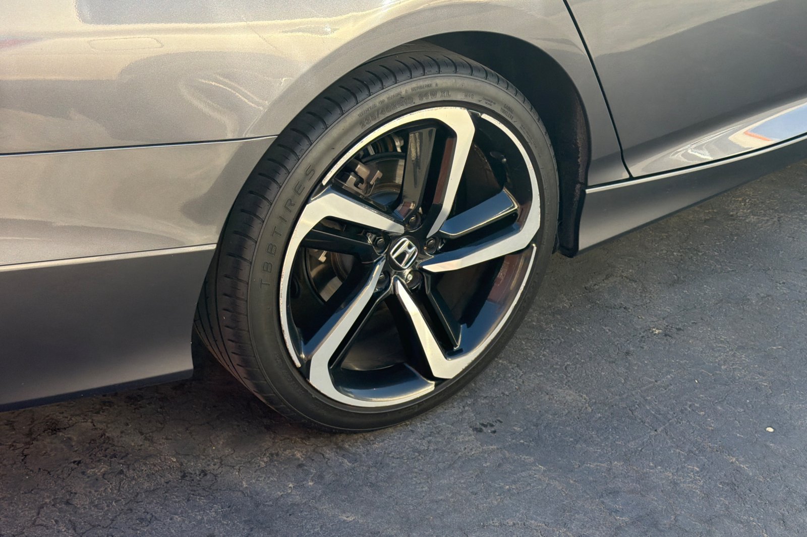Used 2018 Honda Accord Sport image 4