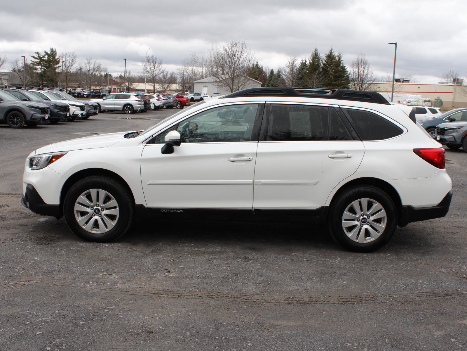 Used 2019 Subaru Outback 2.5i Premium image 5