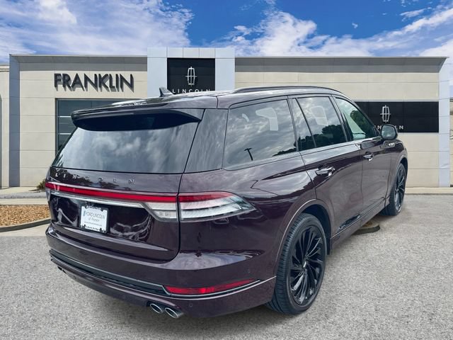 Certified 2024 Lincoln Aviator Black Label w/ Jet Package AWD/4WD image 3