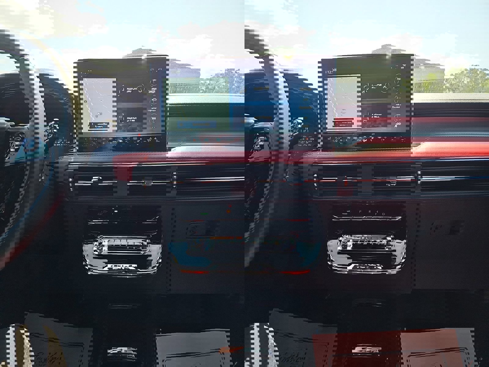 Used 2023 Lincoln Corsair Reserve w/ Jet Appearance Package FWD image 21