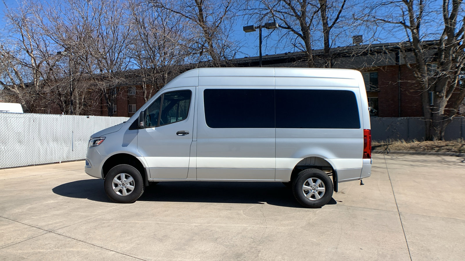 Used 2022 Mercedes-Benz Sprinter 2500 image 2