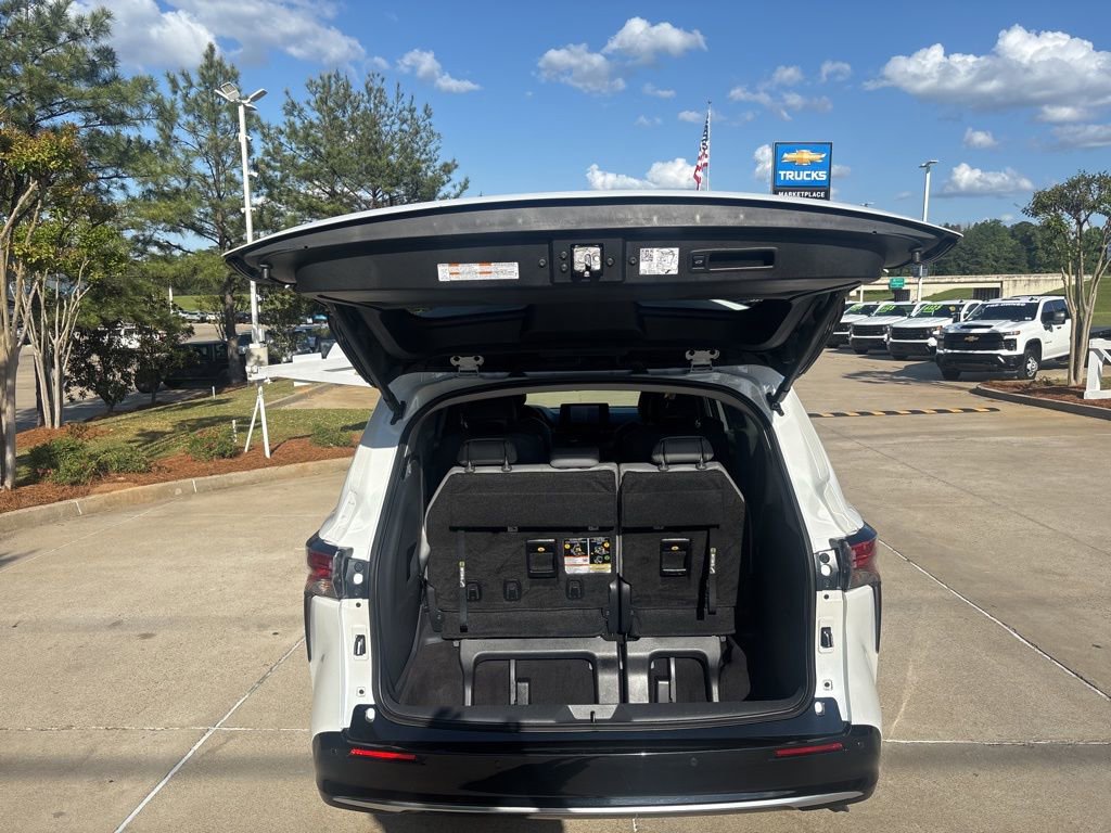 Used 2024 Toyota Sienna Limited AWD/4WD image 14