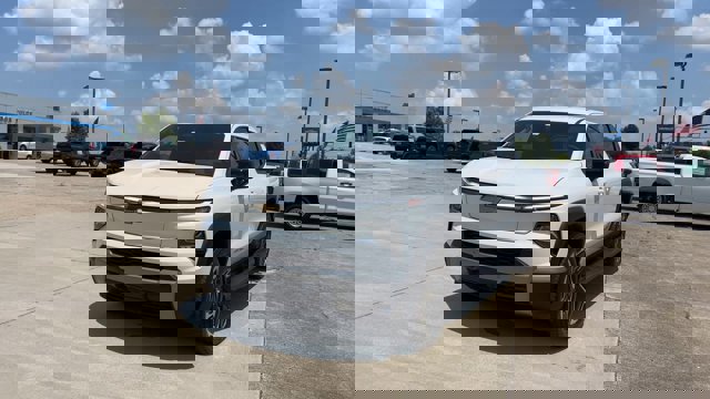 New 2026 Chevrolet Silverado EV LT image 4