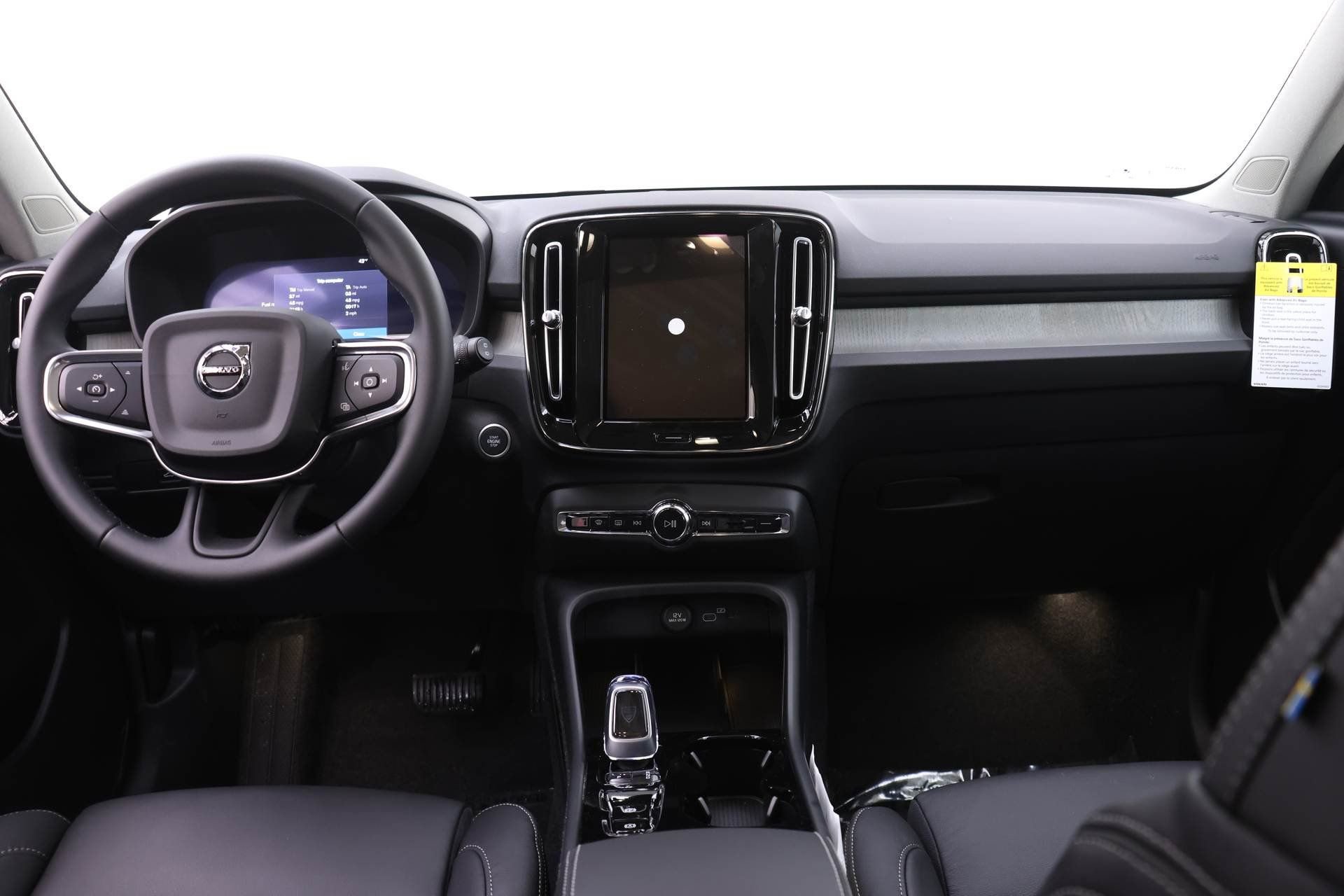 New 2026 Volvo XC40 B5 Plus w/ Protection Package Premier AWD/4WD image 8