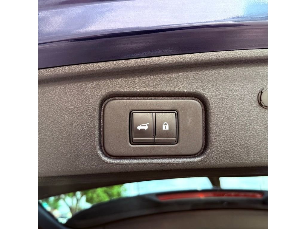 Used 2025 Nissan Pathfinder SL AWD/4WD image 27