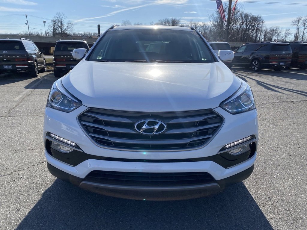 Used 2017 Hyundai Santa Fe Sport image 2