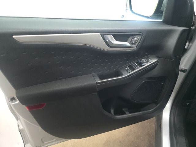 Used 2020 Ford Escape SE FWD image 16
