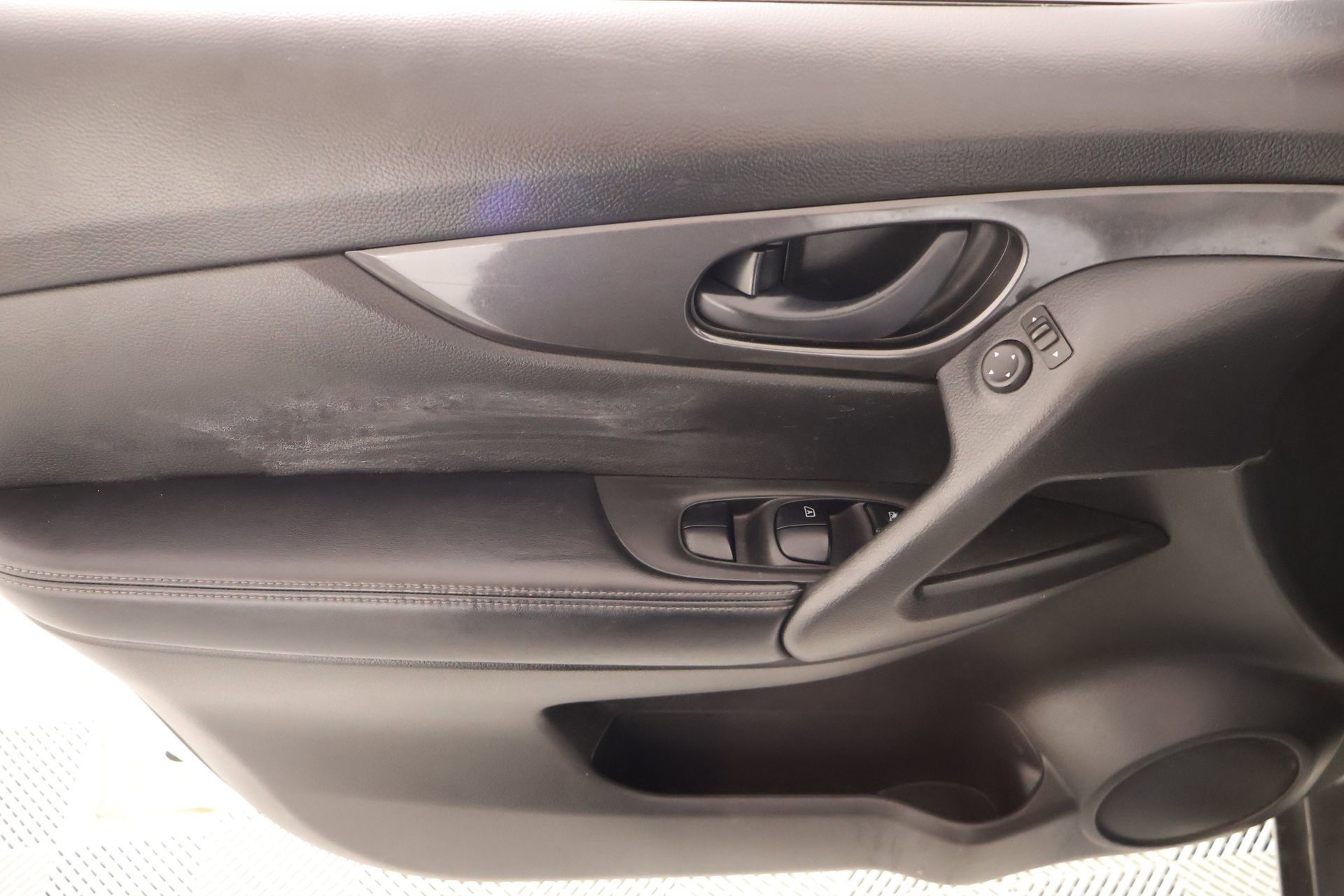Used 2020 Nissan Rogue S AWD/4WD image 14