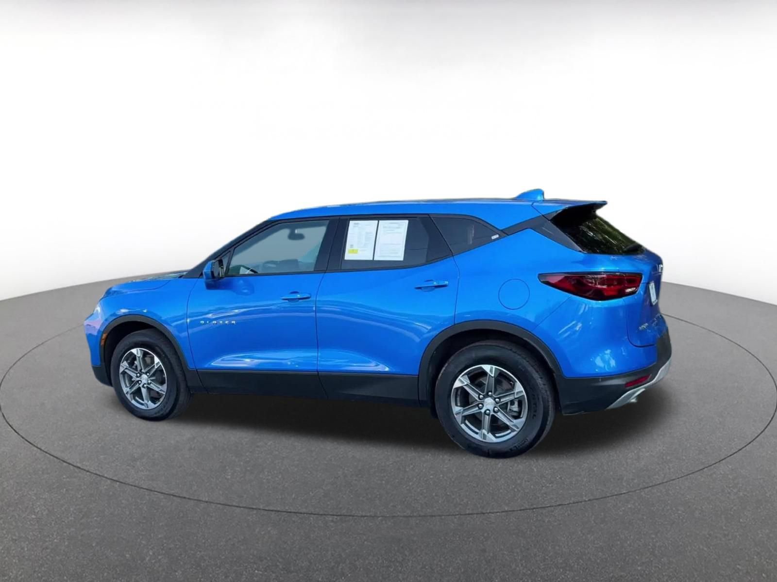 Used 2025 Chevrolet Blazer LT FWD image 8