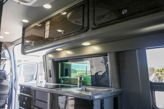 Used 2017 Mercedes-Benz Sprinter 3500 image 31