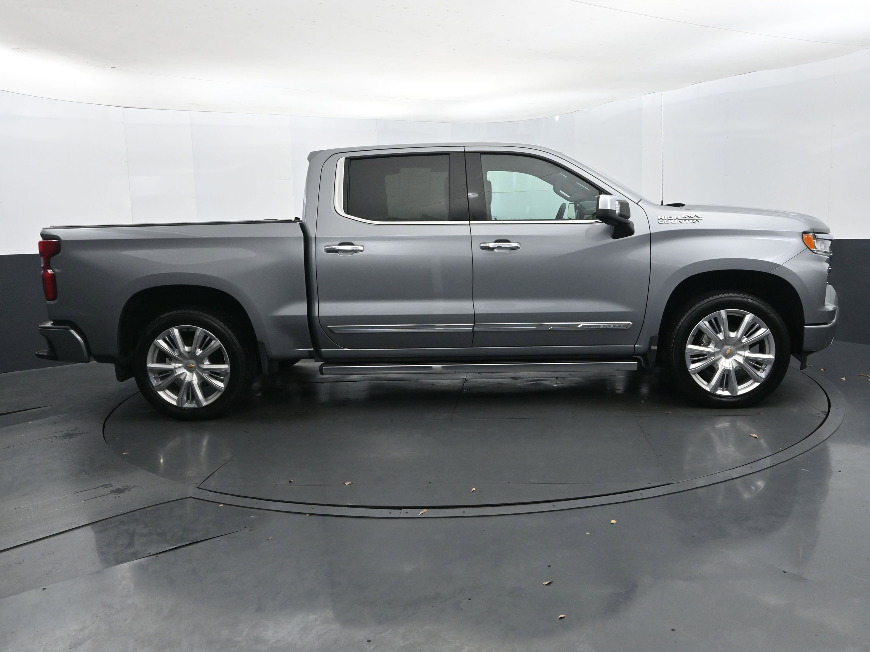 Used 2024 Chevrolet Silverado 1500 High Country AWD/4WD image 6