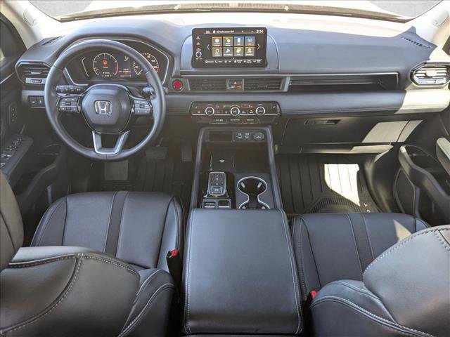 Used 2025 Honda Pilot Touring image 17