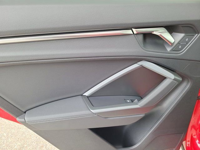 Certified 2025 Audi Q3 2.0T Premium image 12
