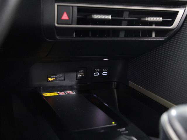 Used 2025 Toyota Camry SE image 14