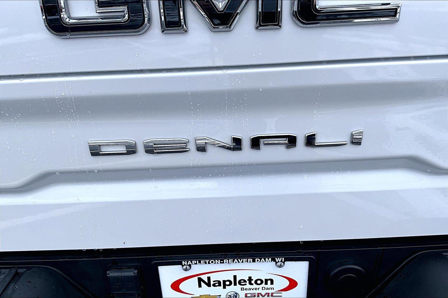 Used 2024 GMC Sierra 1500 Denali Ultimate image 8