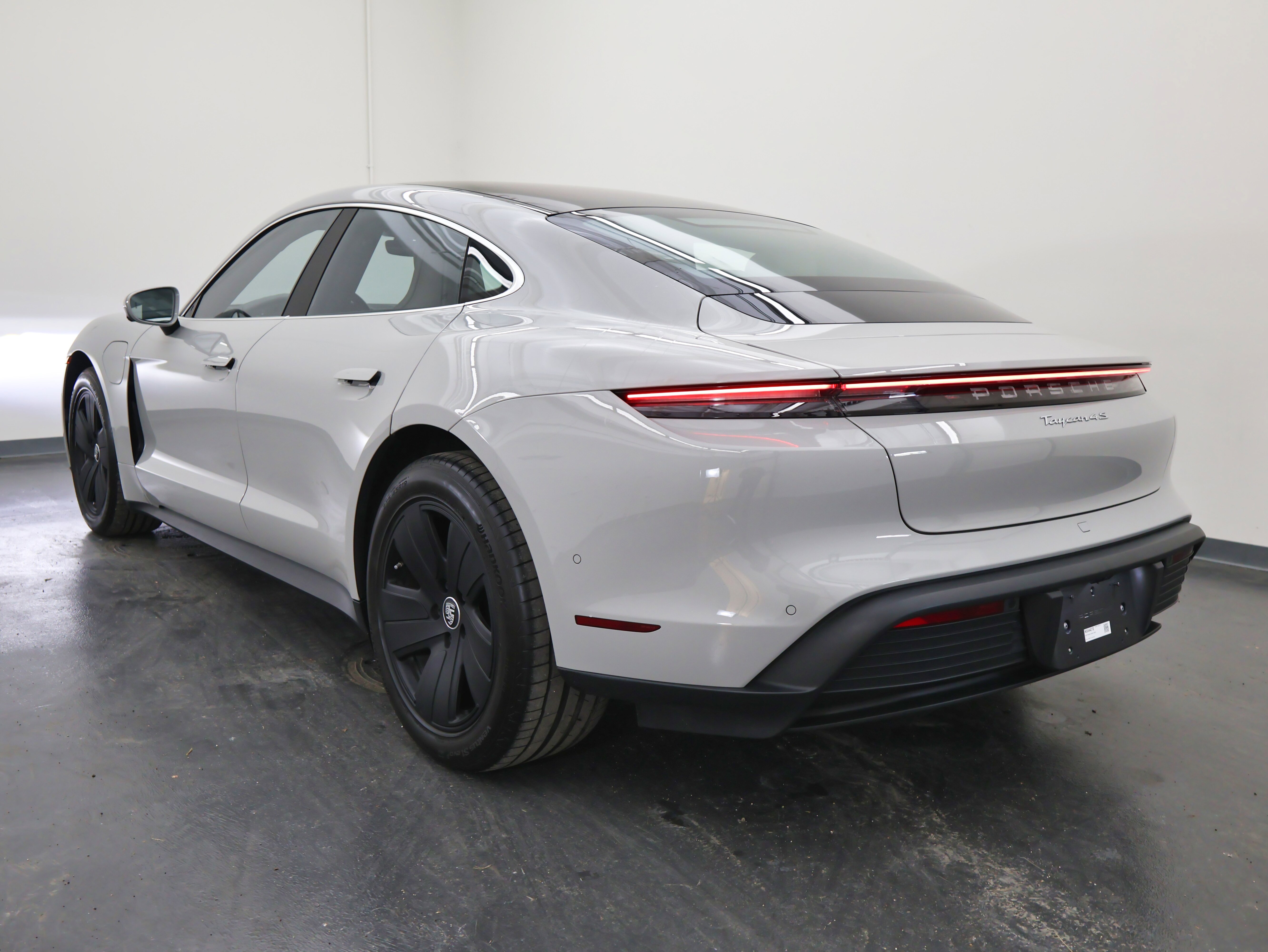 Used 2022 Porsche Taycan 4S image 5