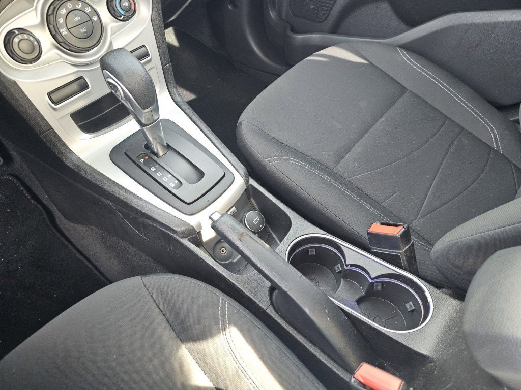 Used 2015 Ford Fiesta SE image 30