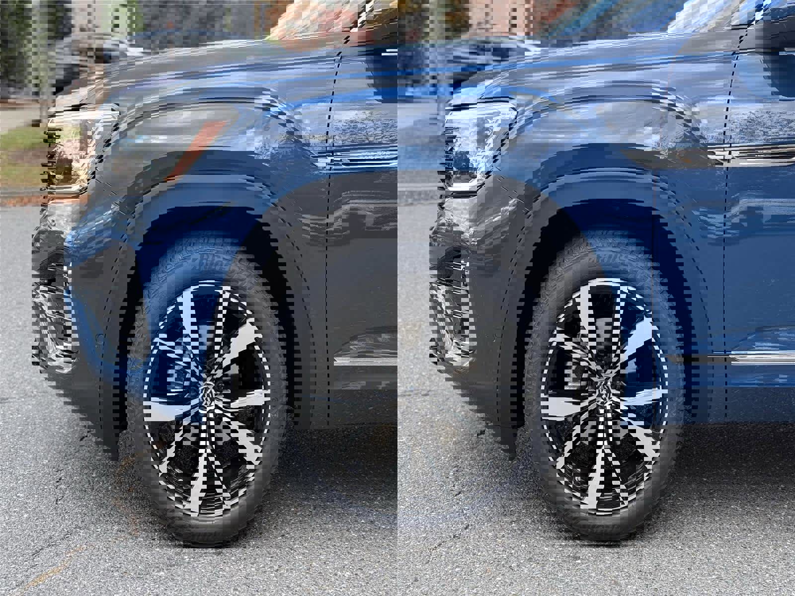 New 2026 Volkswagen Atlas Cross Sport SEL Premium R-Line AWD/4WD image 9