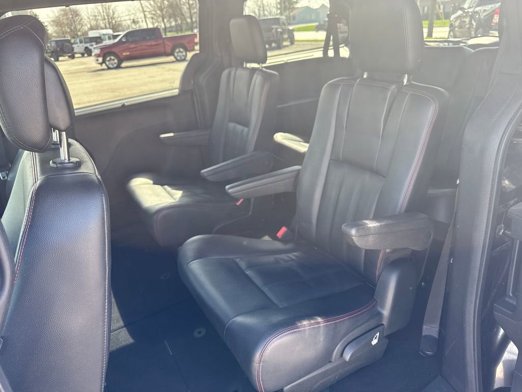 Used 2017 Dodge Grand Caravan GT image 28