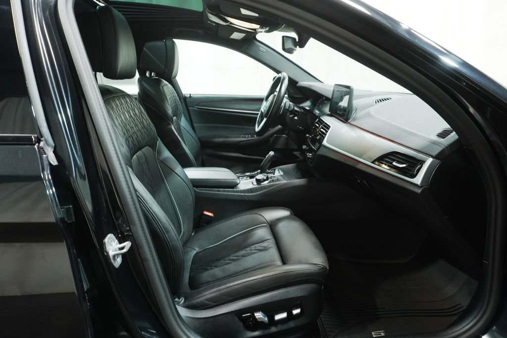 Used 2023 BMW M550i xDrive w/ Executive Package AWD/4WD image 12