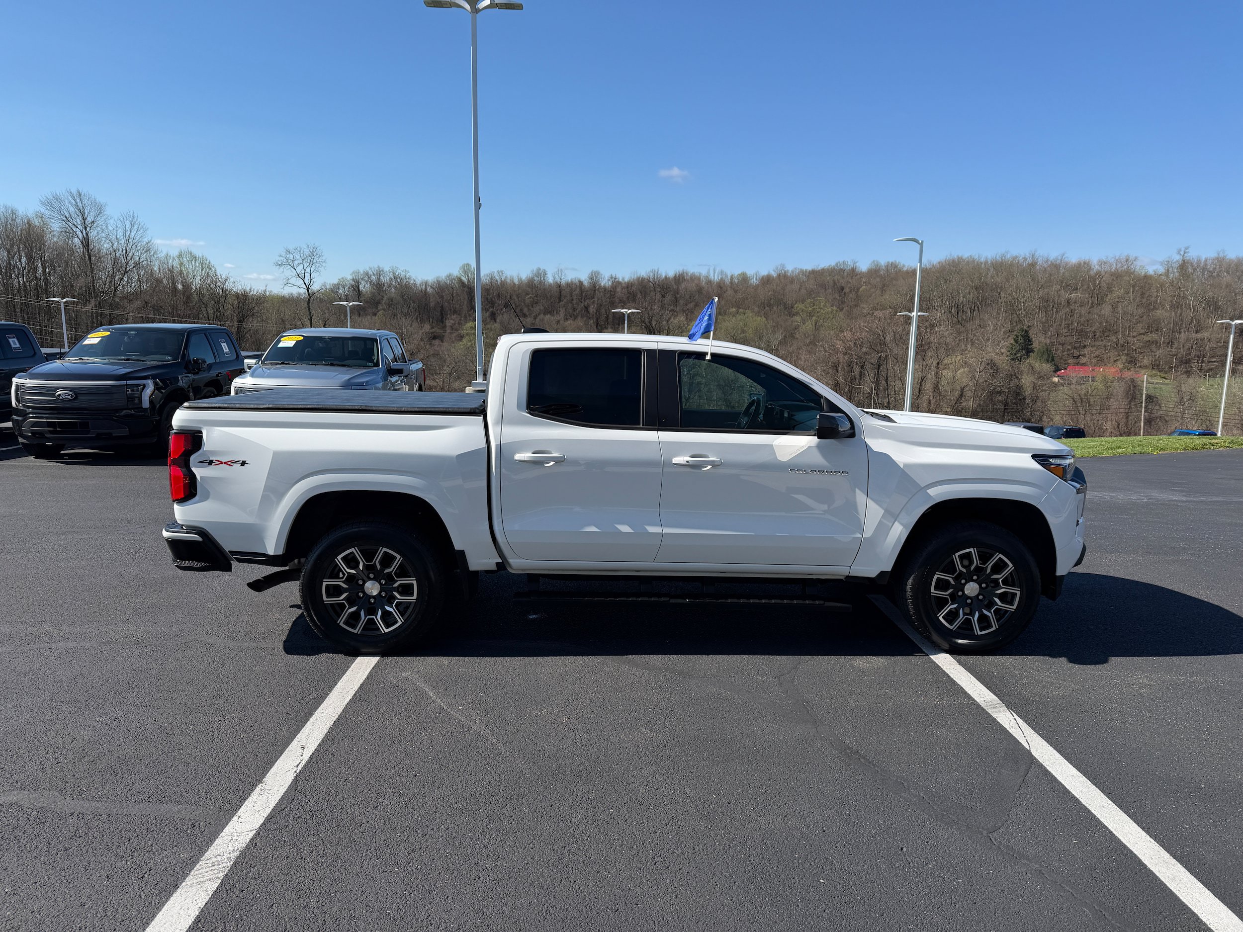 Used 2024 Chevrolet Colorado LT w/ LT Convenience Package III AWD/4WD image 4