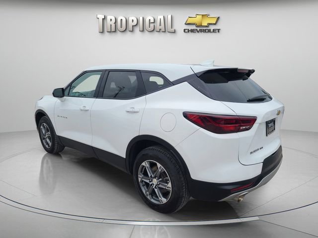 Used 2023 Chevrolet Blazer LT AWD/4WD image 3