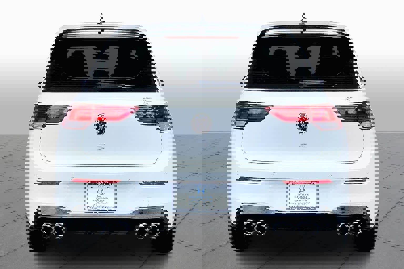 Used 2024 Volkswagen Golf R image 4